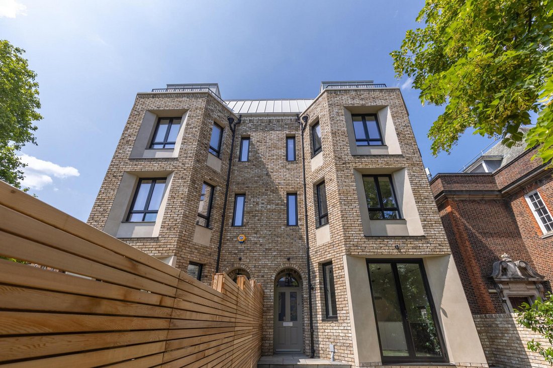 House in Ealing (London Borough of Ealing), Ealing, England 1 - 15793412