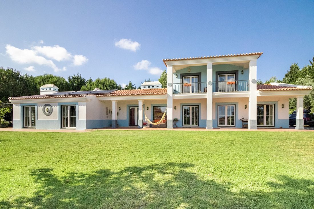 Villa in Belas, Lisbon, Portugal 1 - 15796293