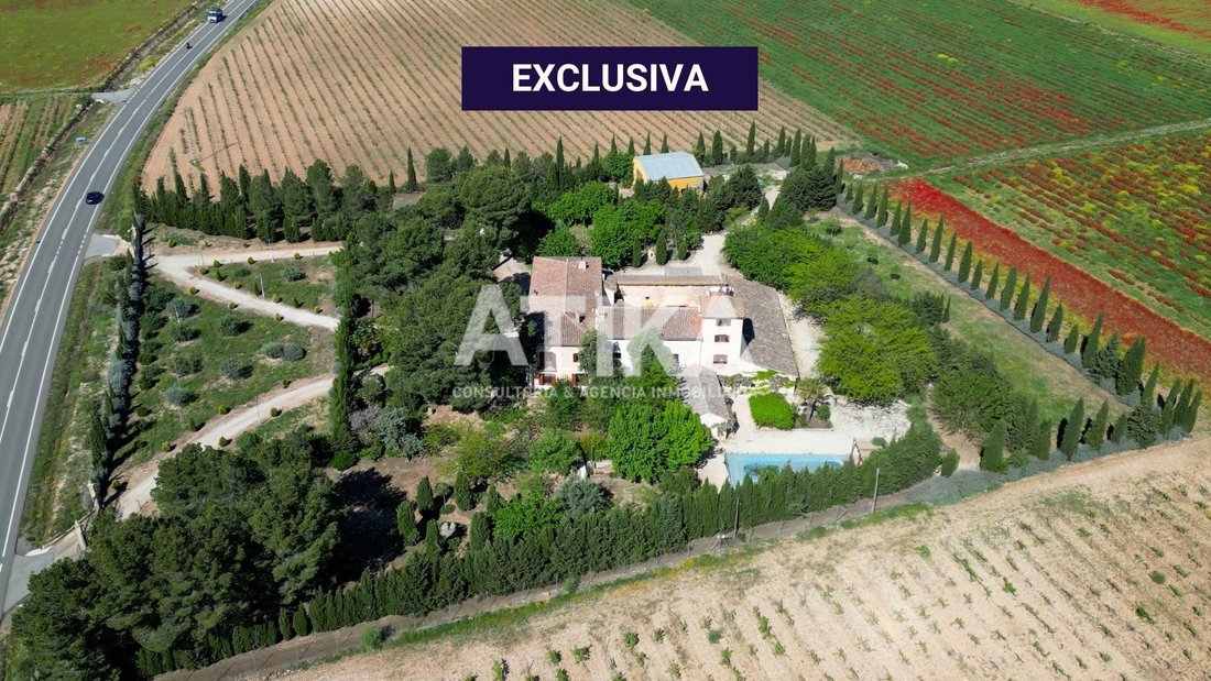 Villa in Fontanars dels Alforins, Valencian Community, Spain 1 - 15796269
