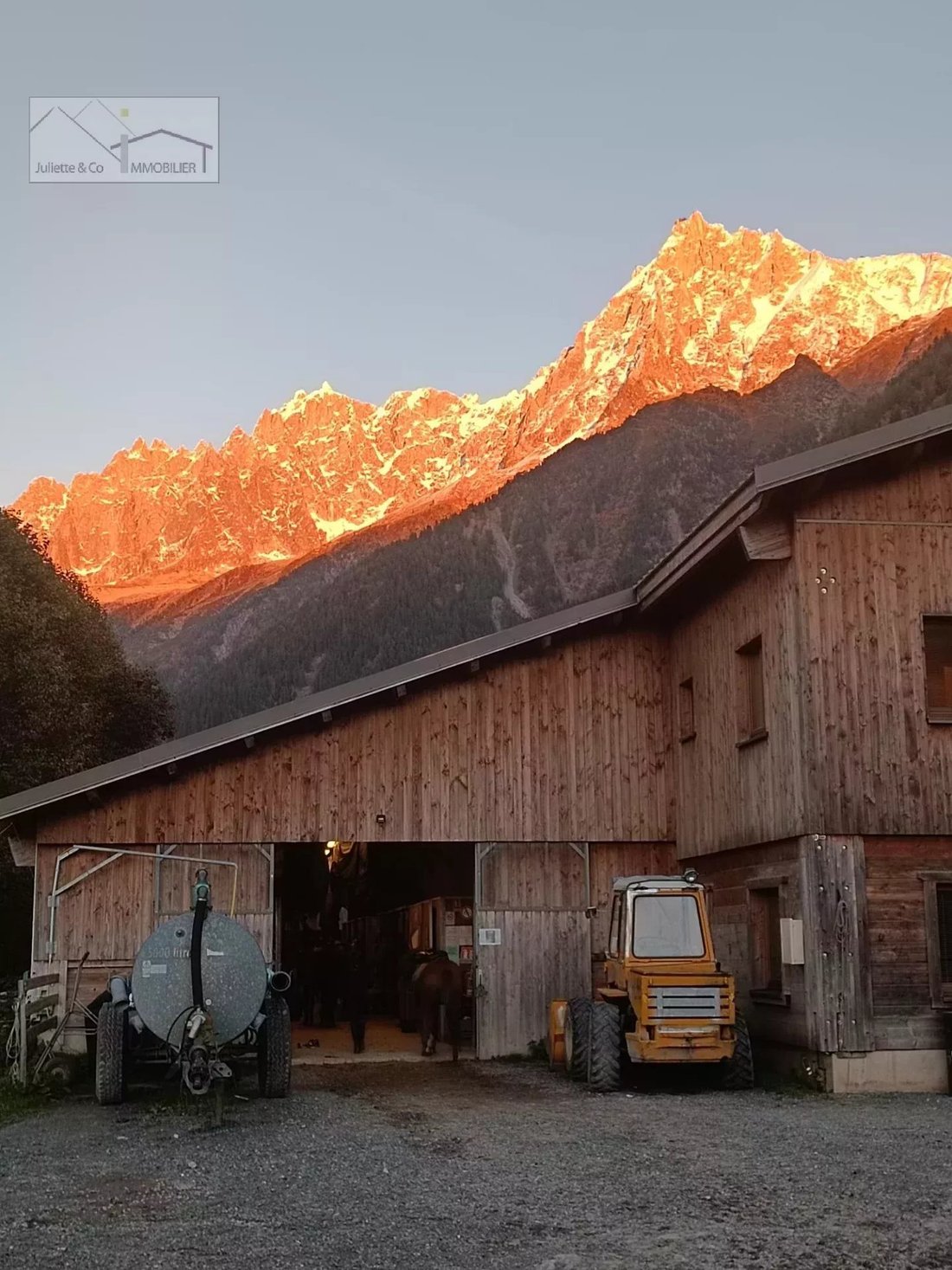 Estate in Les Houches, Auvergne-Rhône-Alpes, France 5 - 15438673