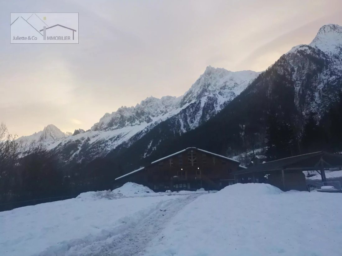 Estate in Les Houches, Auvergne-Rhône-Alpes, France 3 - 15438673