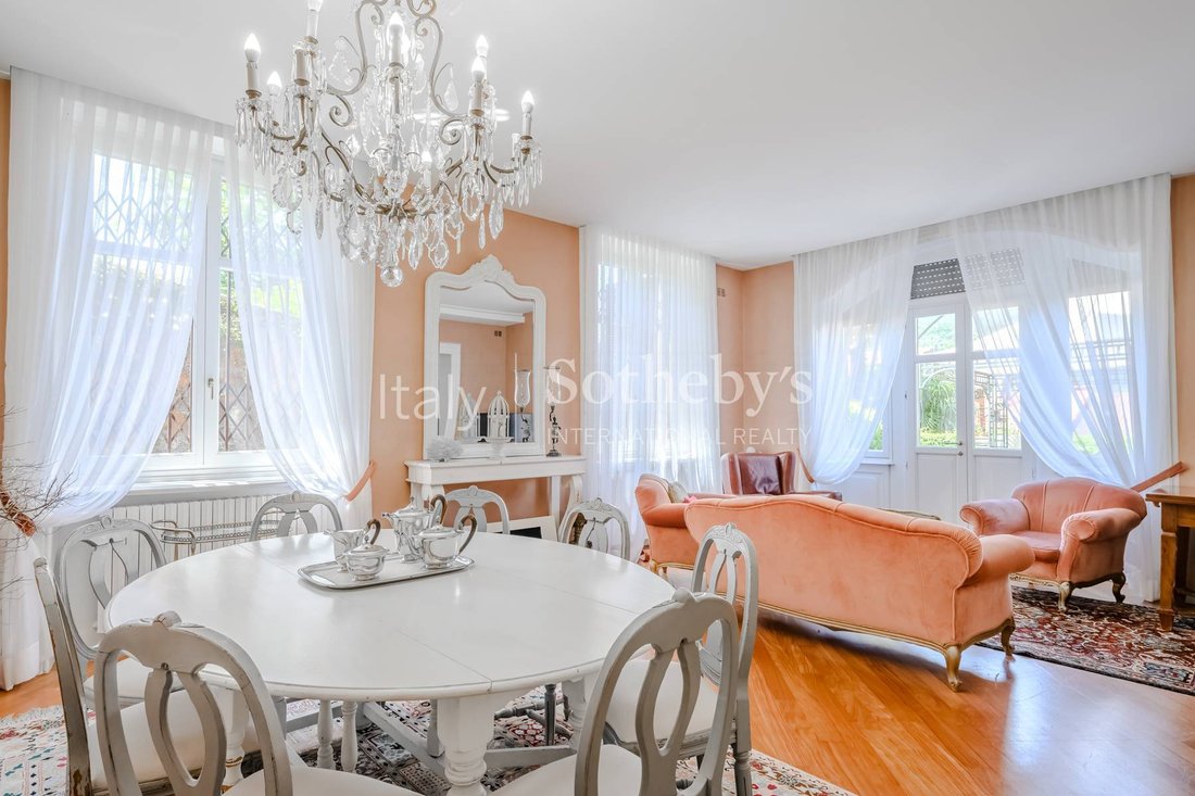 House in Porto Ceresio, Lombardy, Italy 4 - 15796522
