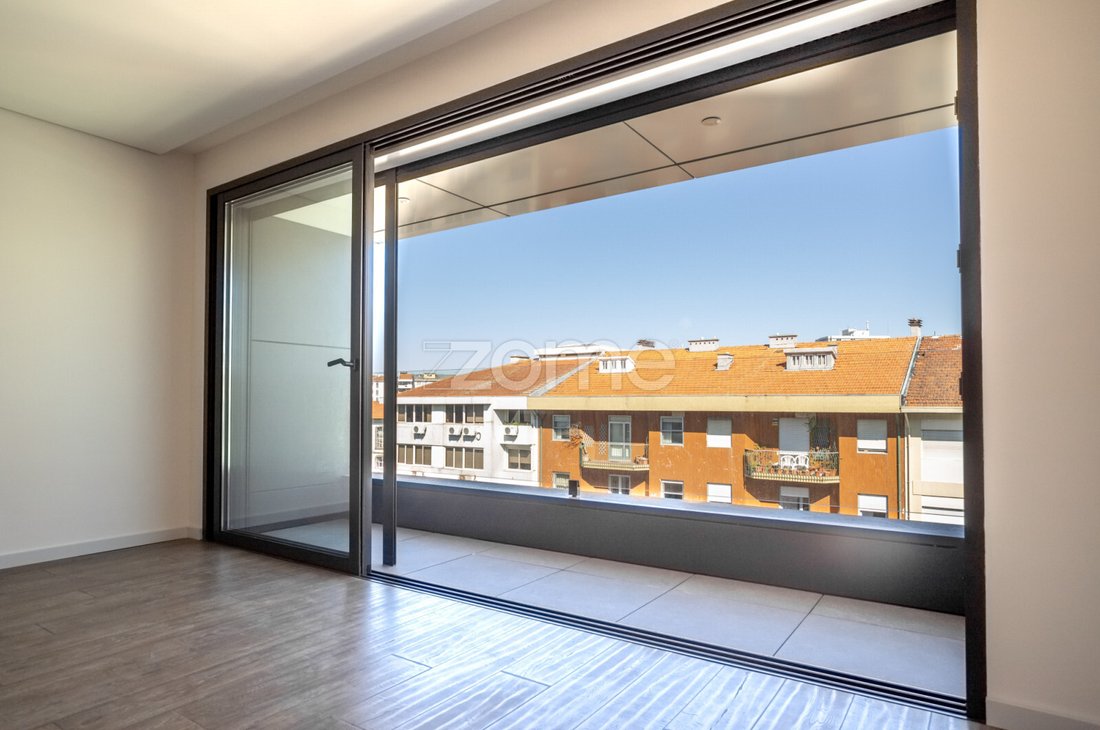 Apartment in Cedofeita, Santo Ildefonso, Se, Miragaia, Sao Nicolau e Vitoria, Porto District, Portugal 2 - 12613510