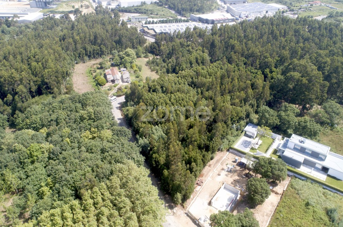 Land in Serzedo e Perosinho, Porto District, Portugal 1 - 12386237