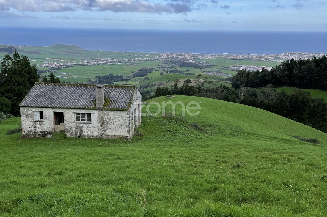 Land in Ribeira Grande (Conceicao), Azores, Portugal 1 - 12676474