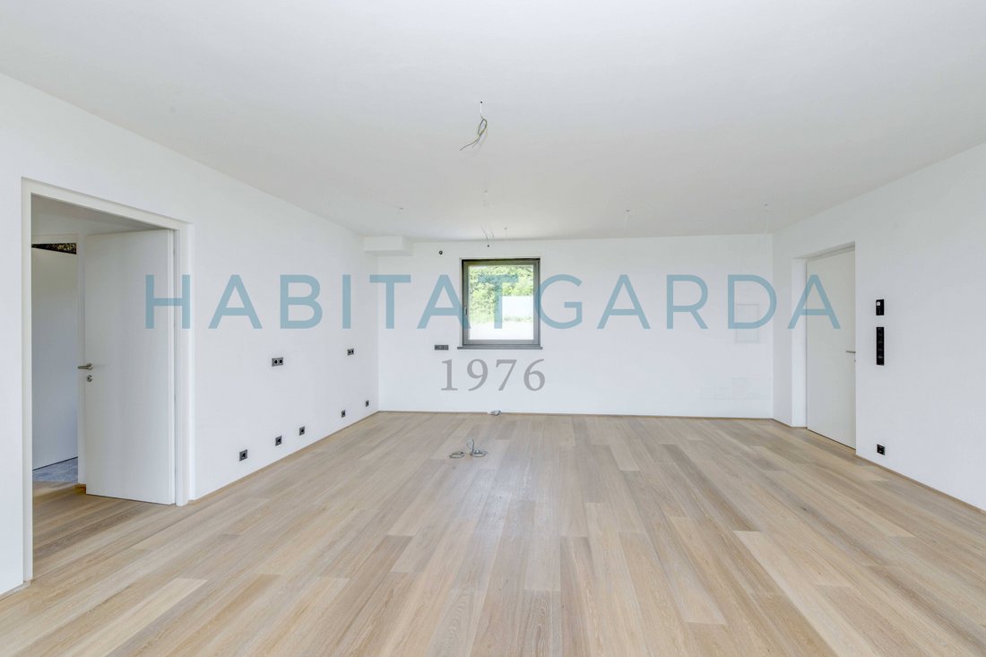 Apartment in Salo, Lombardy, Italy 4 - 15799130