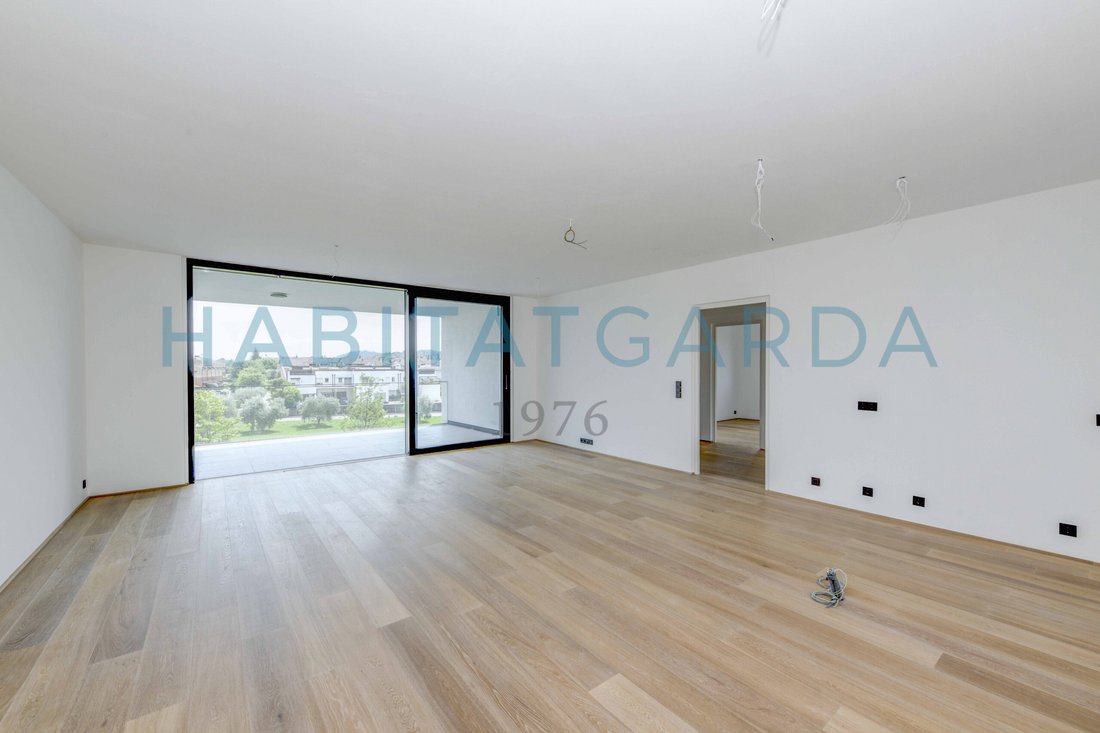 Apartment in Salo, Lombardy, Italy 2 - 15799130