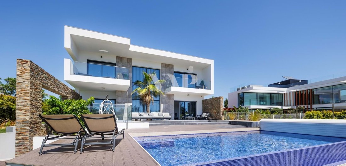 Villa in Vilamoura, Quarteira, Algarve 1 - 12829628