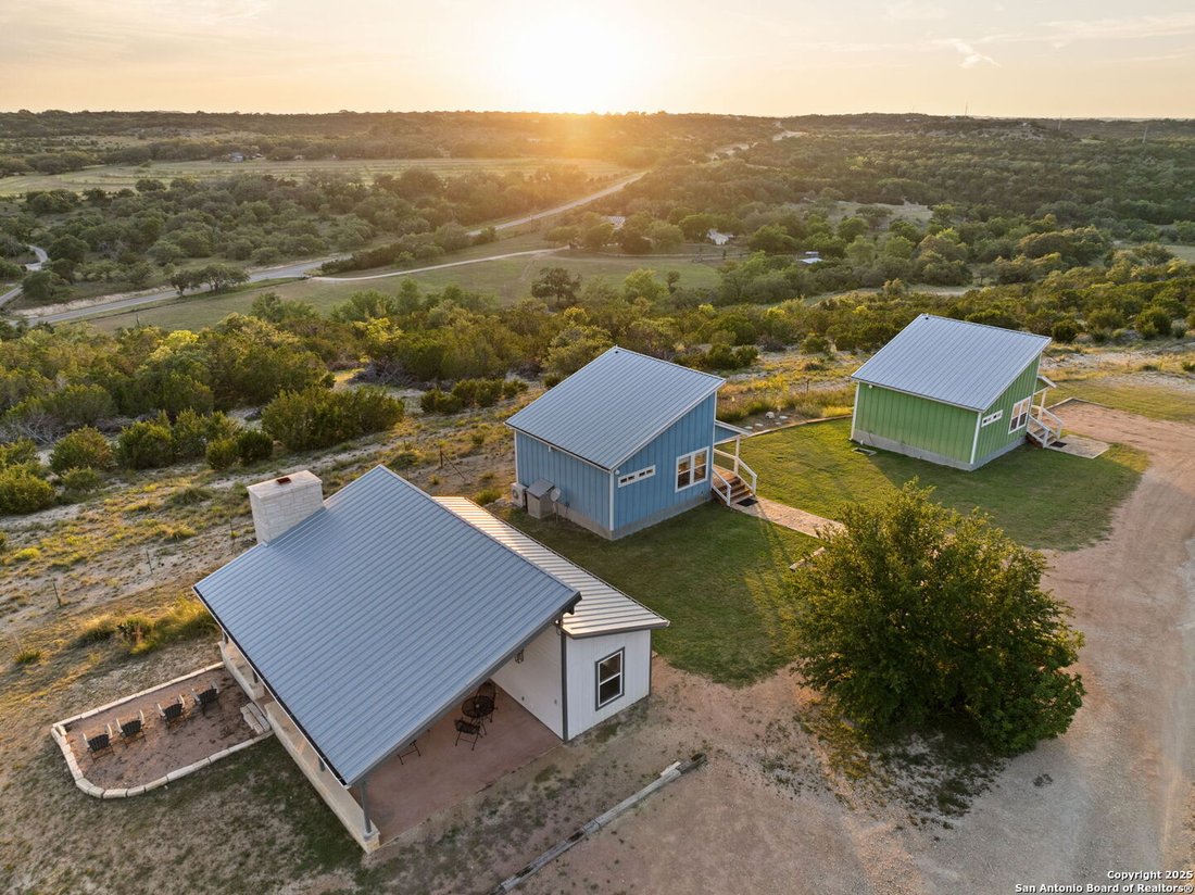 Johnson City, Texas, United States 4 - 15799001