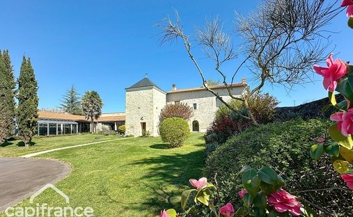 Chateau Château In Deux Sèvres