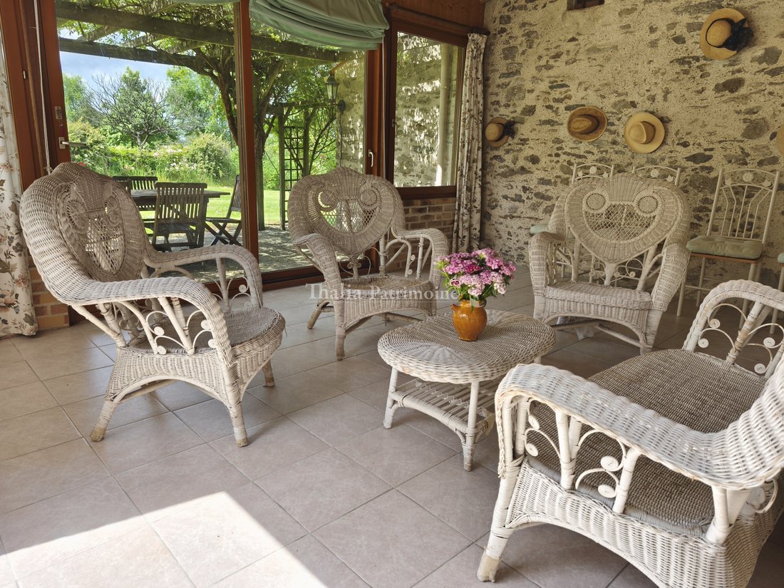 Le Rêve de Pierre: A Flowered Haven in Château-Guibert’s Golden Light