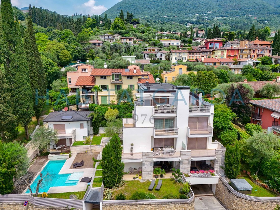 Apartment in Gardone Riviera, Lombardy, Italy 1 - 15799151