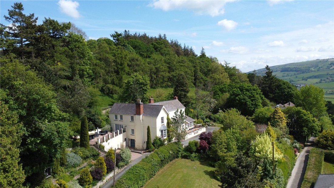 House in Welshpool, Wales 5 - 15798456