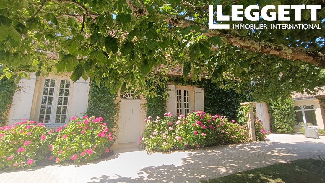 Whispers of the 18th Century: A Noble’s Retreat in Bergerac’s Heart