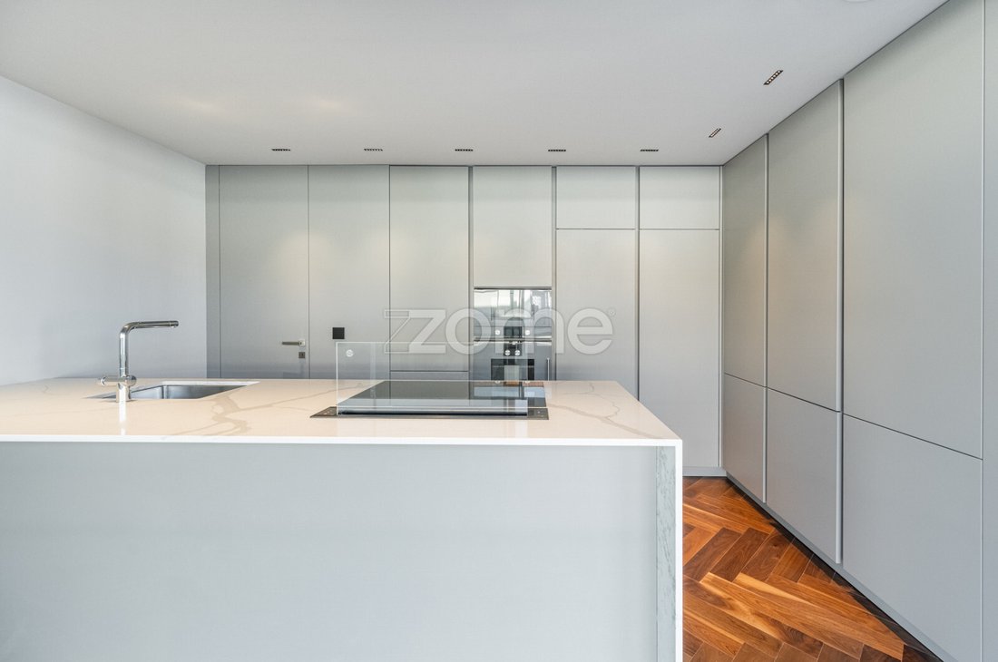 Apartment in Lordelo do Ouro e Massarelos, Porto District, Portugal 1 - 15287002