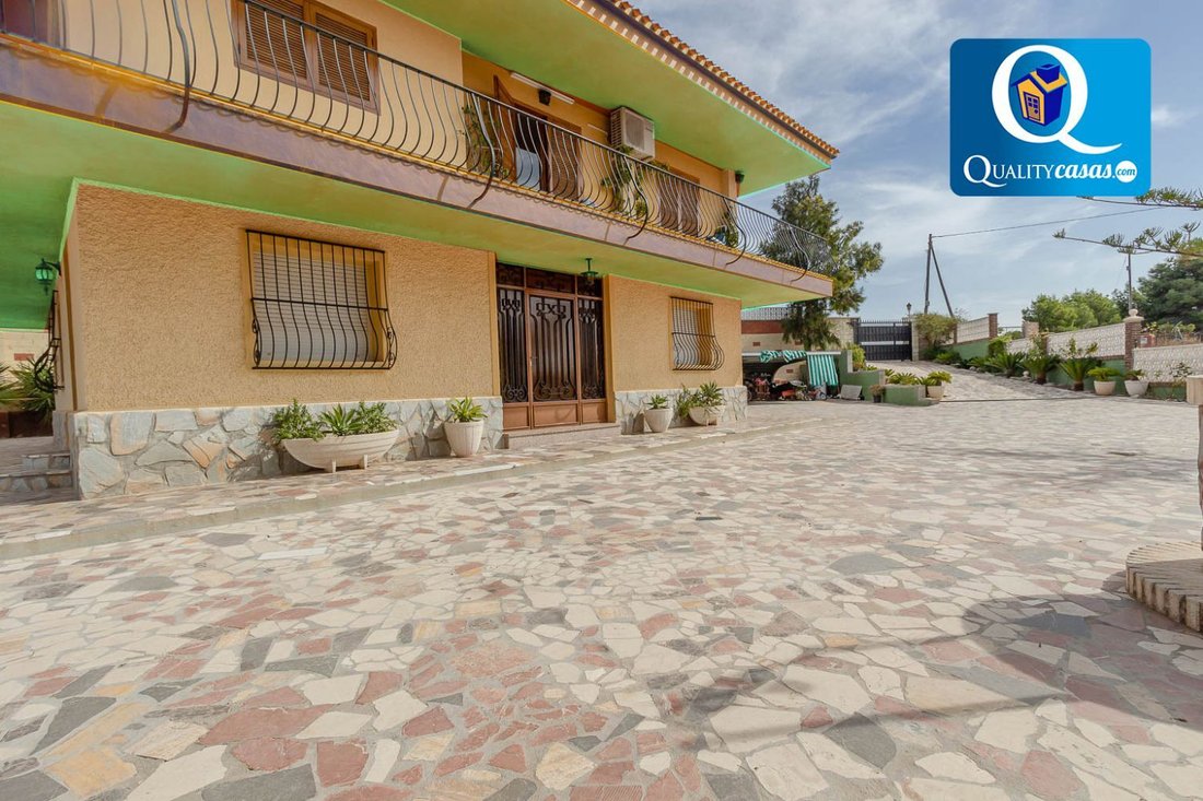Villa in Sant Vicent del Raspeig, Valencian Community, Spain 2 - 15798356