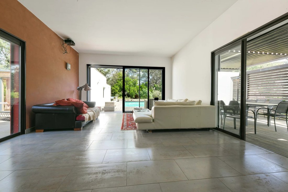 Estate in La Gazelle, Nimes, France 2 - 15796860