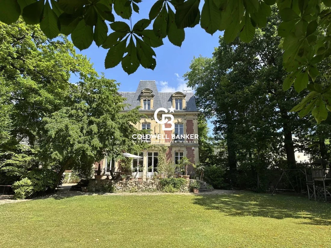 House in Le Vésinet, Ile-de-France, France 4 - 14711330