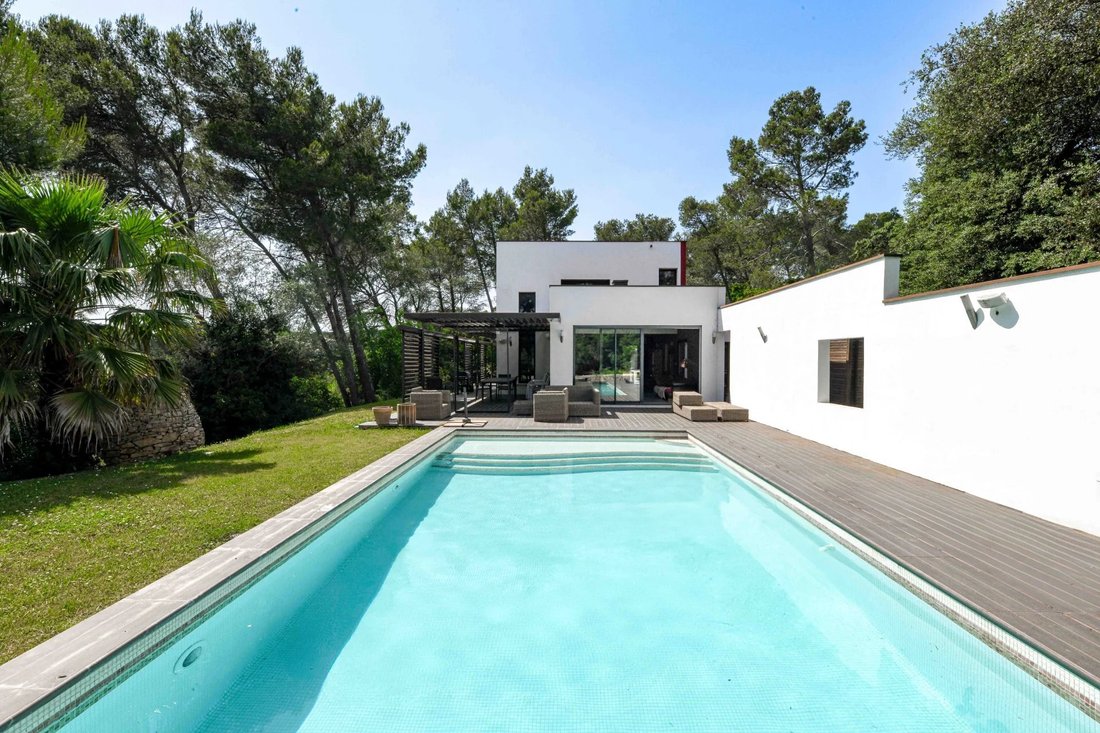 Estate in La Gazelle, Nimes, France 1 - 15796860