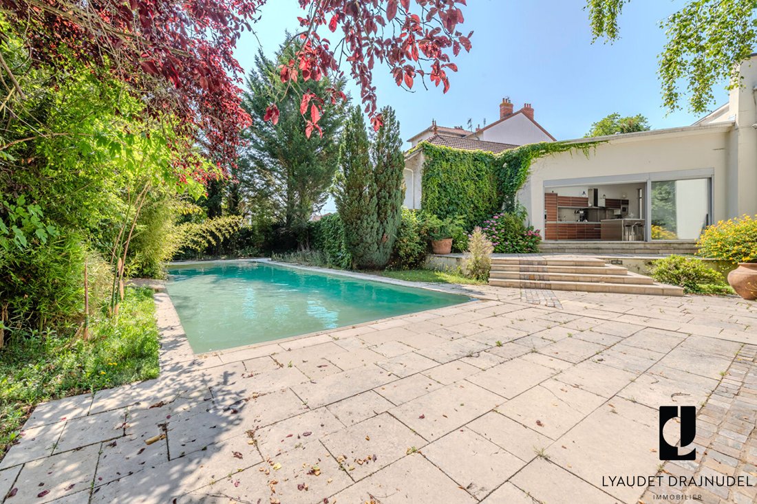Villa in Le Centre-Centre Ville, Roanne, France 3 - 15800070