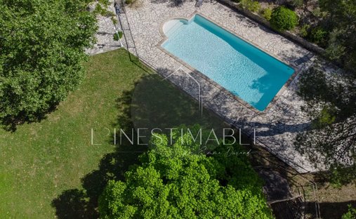 Castle for Sale in Les Herbiers, Pays de la Loire, France