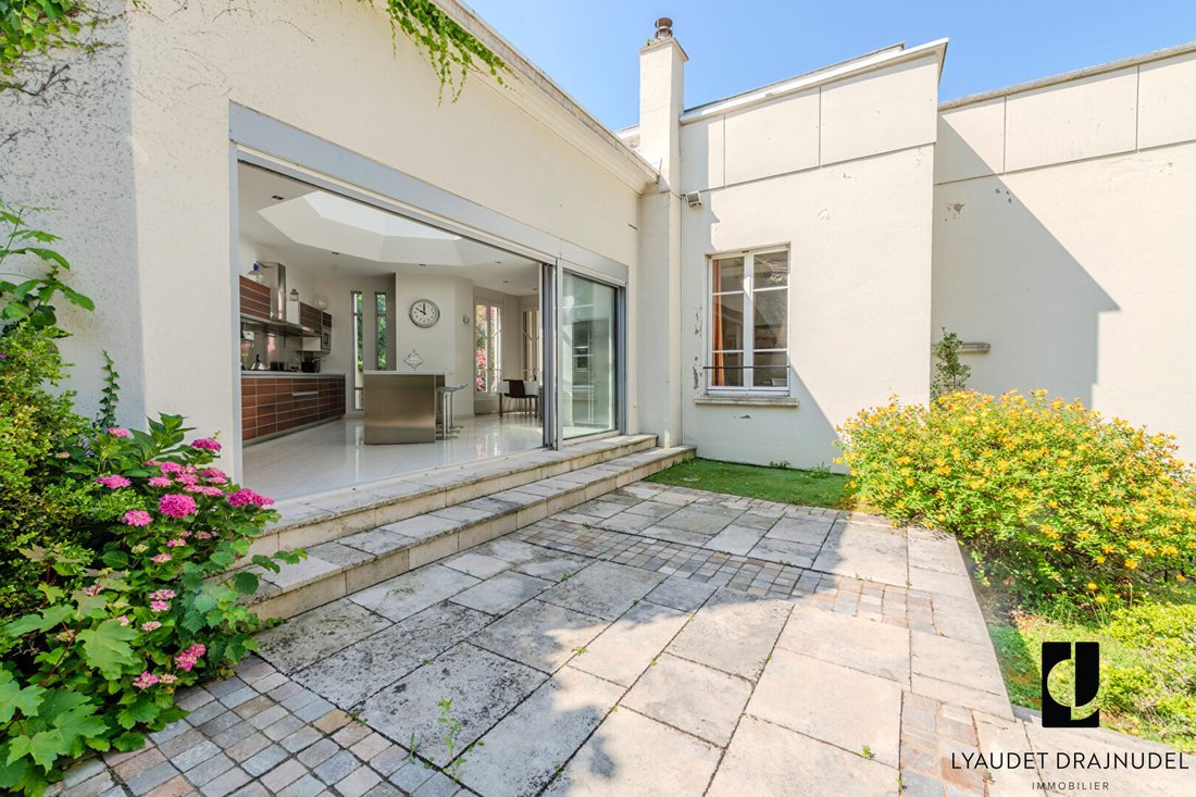 Villa in Le Centre-Centre Ville, Roanne, France 4 - 15800070