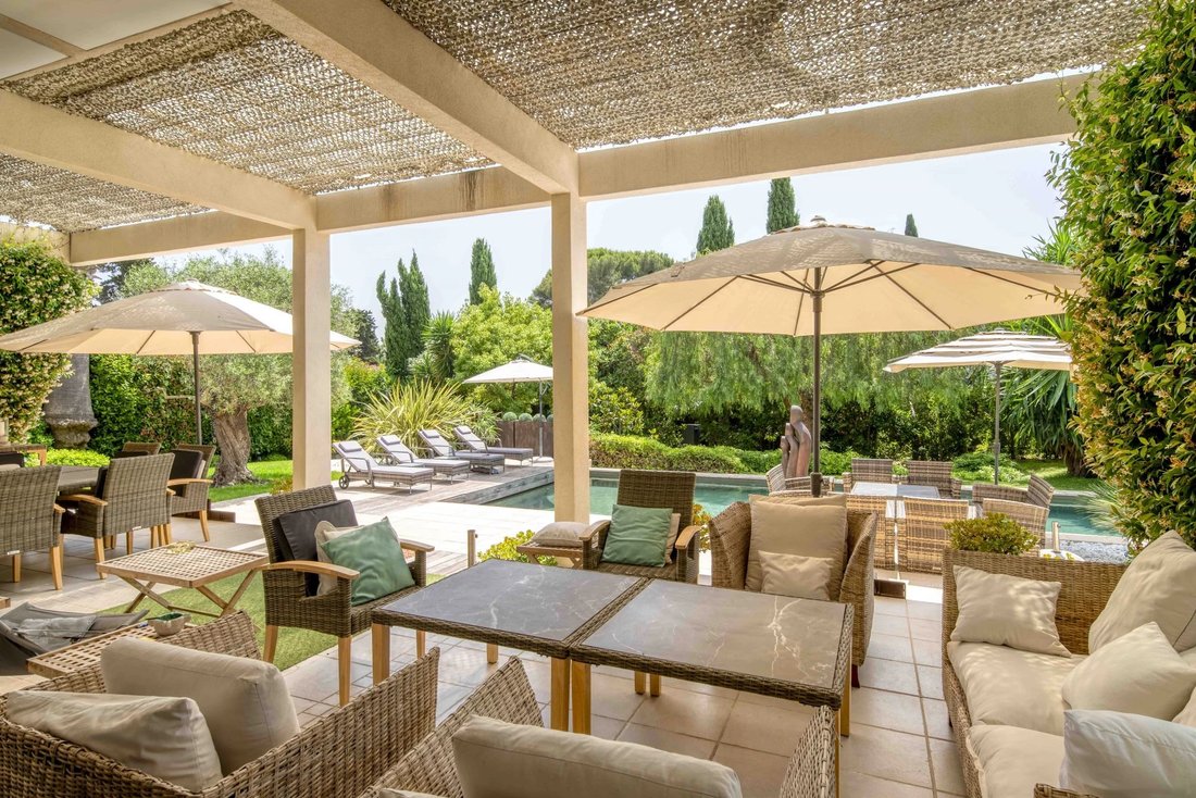 Villa in Antibes, Provence-Alpes-Côte d'Azur, France 5 - 12239202