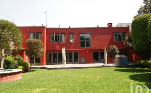 House in Santa Catarina Yecahuitzotl, Mexico City, Mexico 1