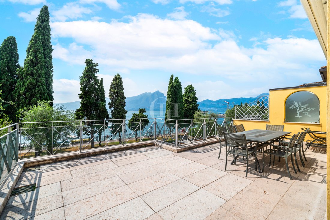 Appartement à Torri del Benaco, Vénétie, Italie 1 - 15800556
