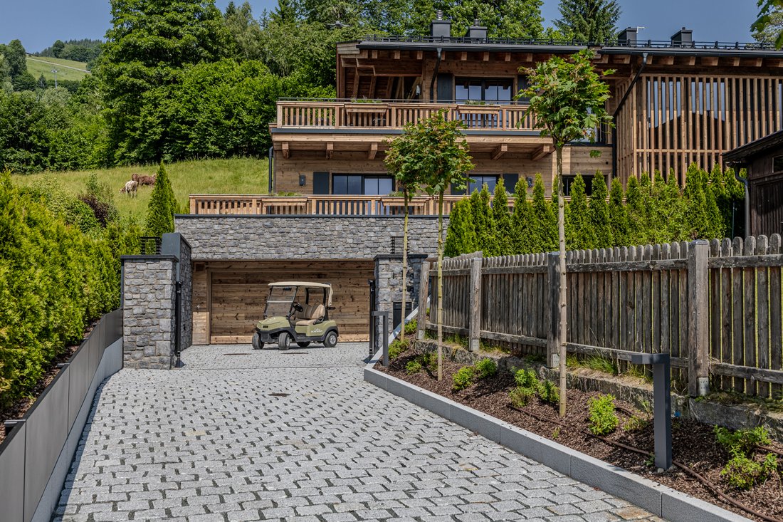Whispers of the Alps: A Self-Sufficient Sanctuary in Kitzbühel’s Embrace