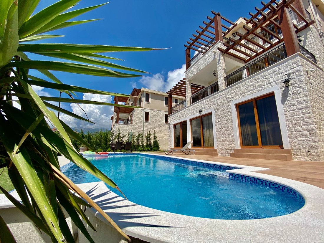 Villa in Blizikuće, Budva Municipality, Montenegro 4 - 15800654