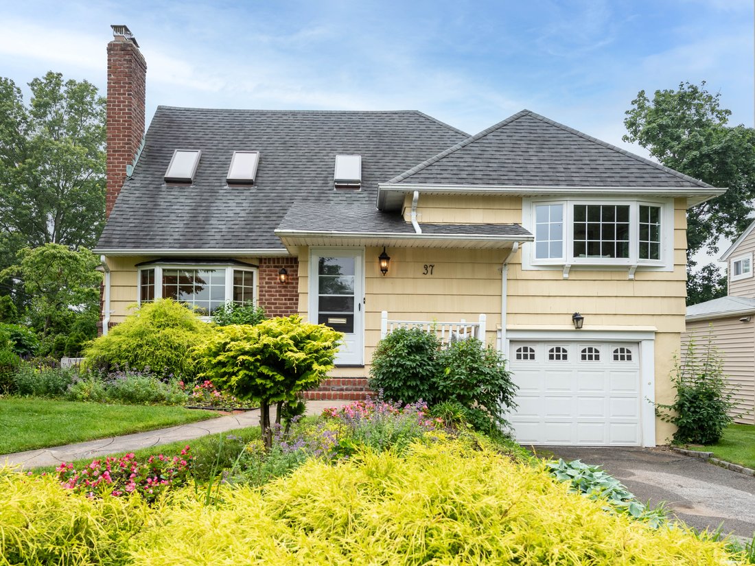 House in Port Washington, New York, United States 1 - 15803295