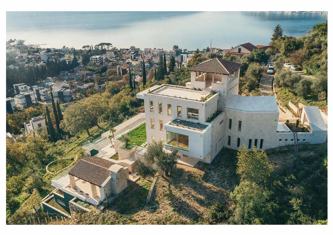 Villa in Donja Lastva, Tivat Municipality, Montenegro 2 - 15800722
