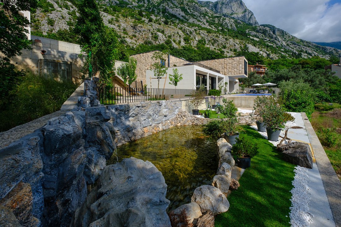 Villa in Dobrota, Kotor Municipality, Montenegro 5 - 15800657