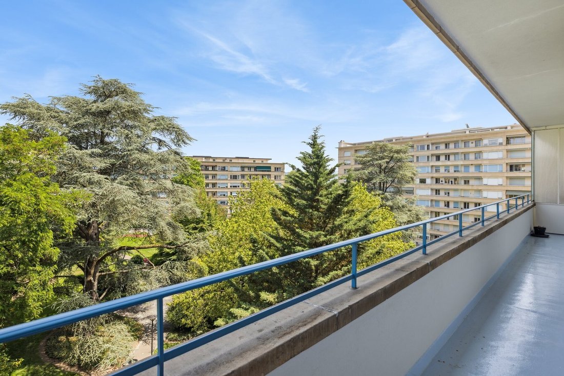 Renovated Apartment In A Luxury Residence