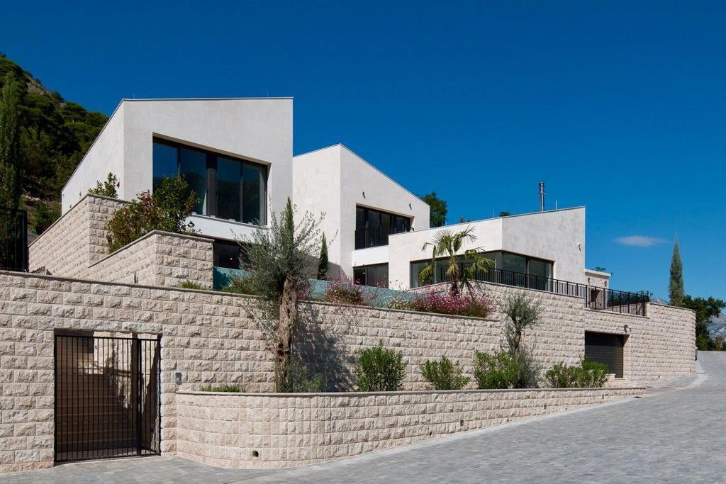 Villa in Kotor, Kotor Municipality, Montenegro 2 - 15800664