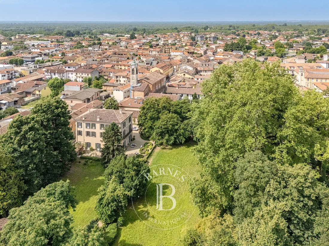 Villa in Motta Visconti, Lombardy, Italy 2 - 15802330