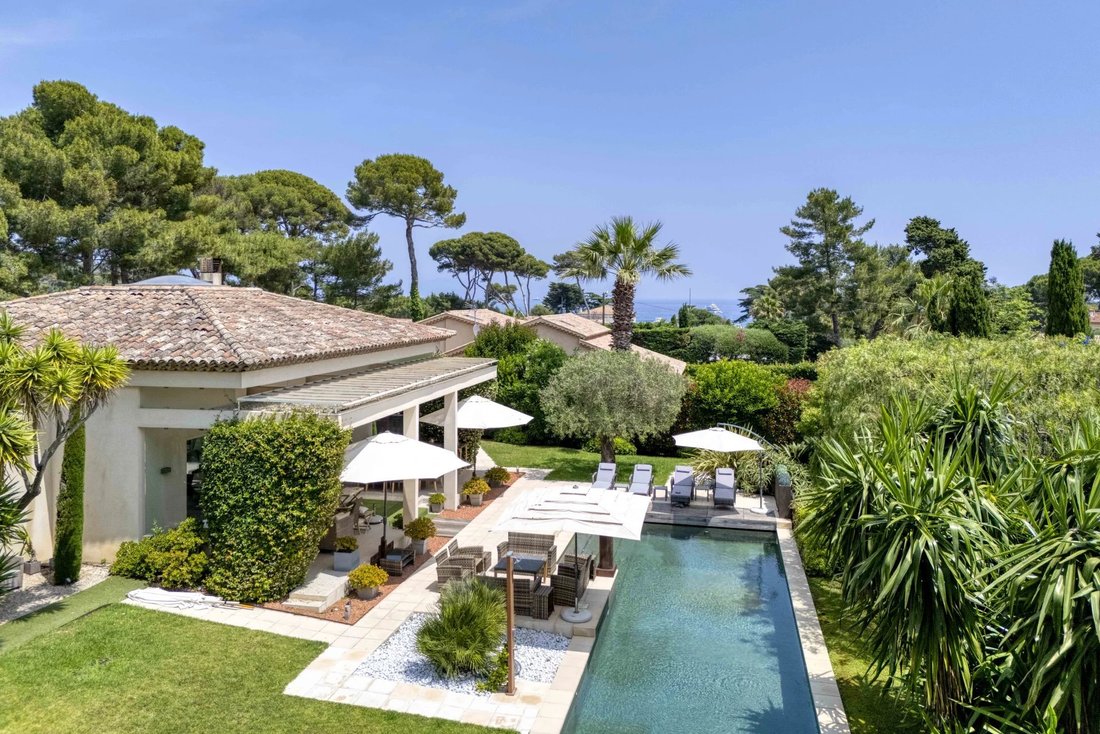 Villa in Antibes, Provence-Alpes-Côte d'Azur, France 2 - 12239202