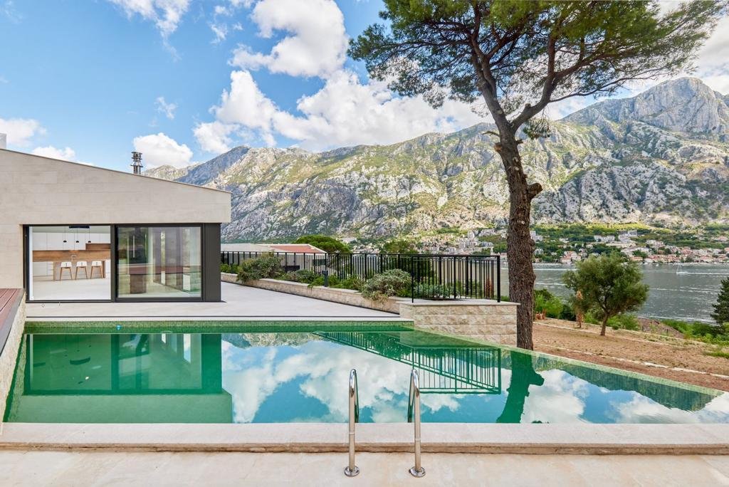 Villa in Kotor, Kotor Municipality, Montenegro 5 - 15800662