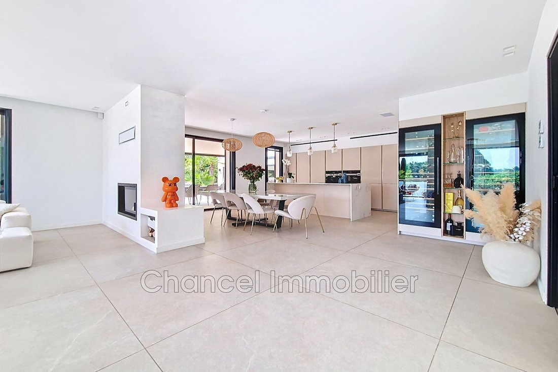 Villa in Le Rouret, Provence-Alpes-Côte d'Azur, France 5 - 15802749