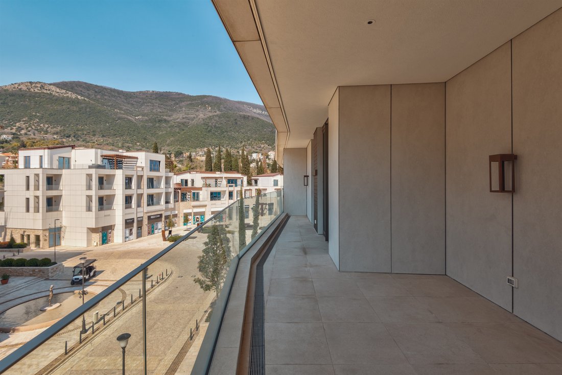 Apartment in Herceg Novi, Herceg Novi Municipality, Montenegro 2 - 15800716