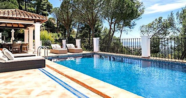 Villa in El Madroñal, Benahavis, Spain 2 - 15802504