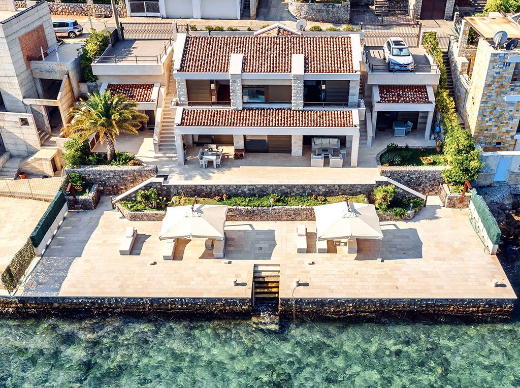 Villa in Krašići, Tivat Municipality, Montenegro 1 - 15800661