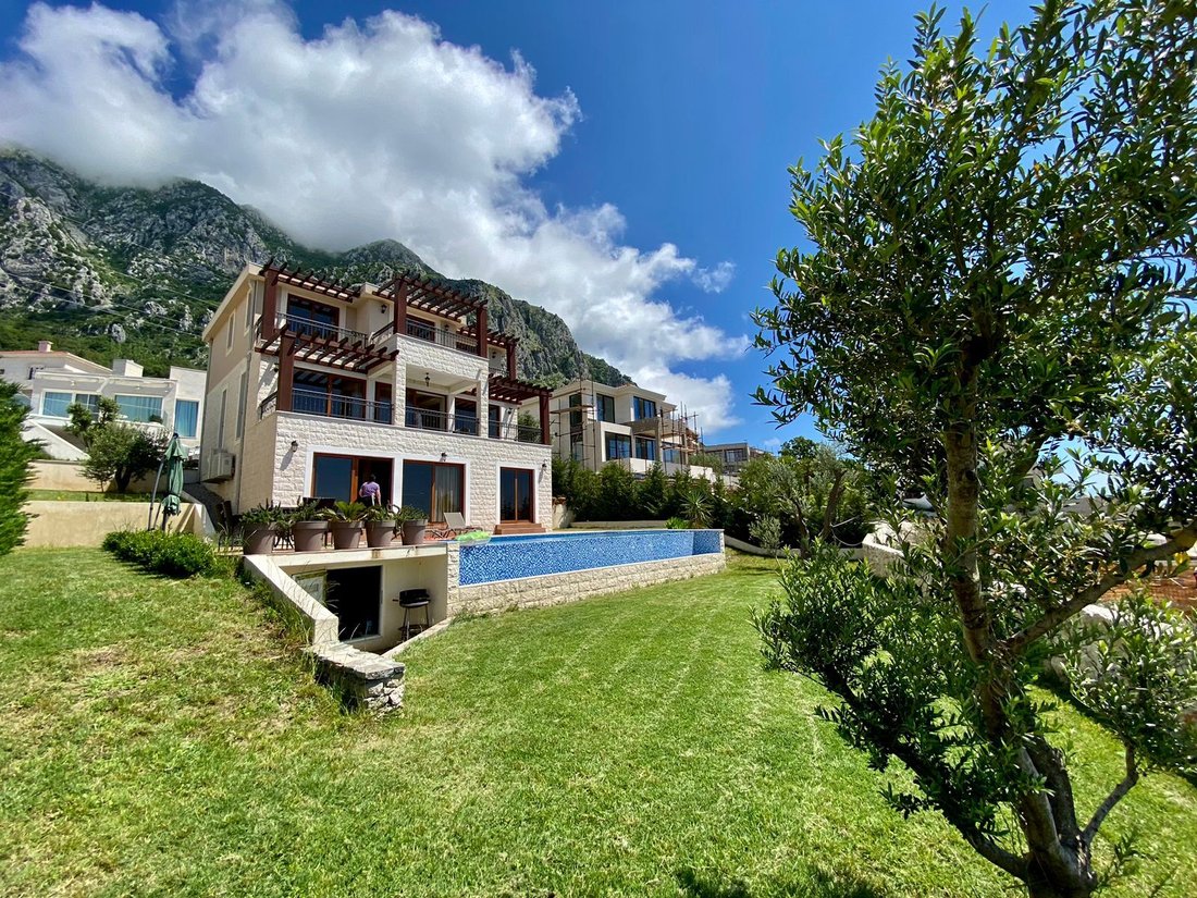 Villa in Blizikuće, Budva Municipality, Montenegro 1 - 15800654
