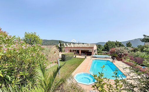 Villa in La Crau, Provence-Alpes-C�te d'Azur, France 1