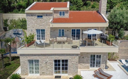 Villa in Herceg Novi, Herceg Novi Municipality, Montenegro 1