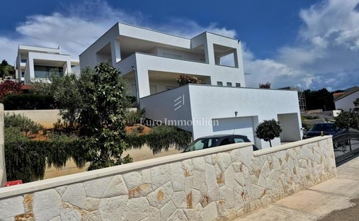 House in Zaboric, Sibenik-Knin County, Croatia 1