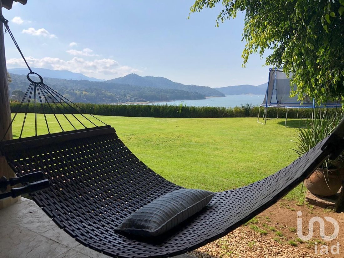 House in Valle de Bravo, State of Mexico, Mexico 2 - 15804574