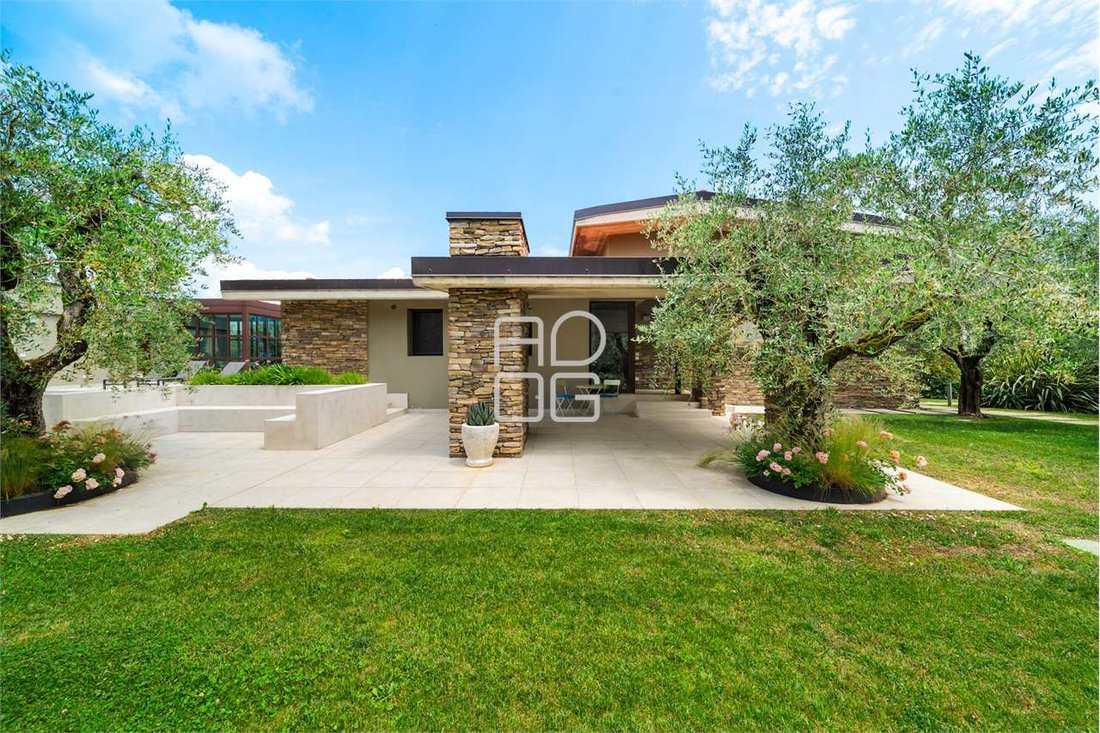 Villa in Manerba del Garda, Lombardy, Italy 5 - 15805123