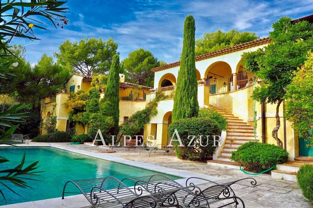 Villa à Carros, Provence-Alpes-Côte d'Azur, France 1 - 15802744